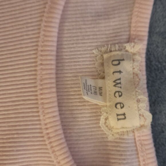 Girl's btween longsleeve top pink butterfly Size 7/8 M - Picture 2 of 3